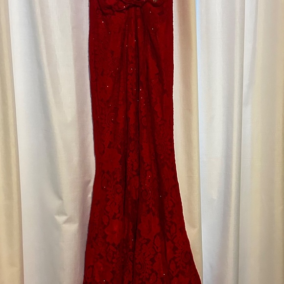 RED Sherry Hill beaded stretch lace gown, deep V illusion neckline/strappy back - Picture 4 of 5